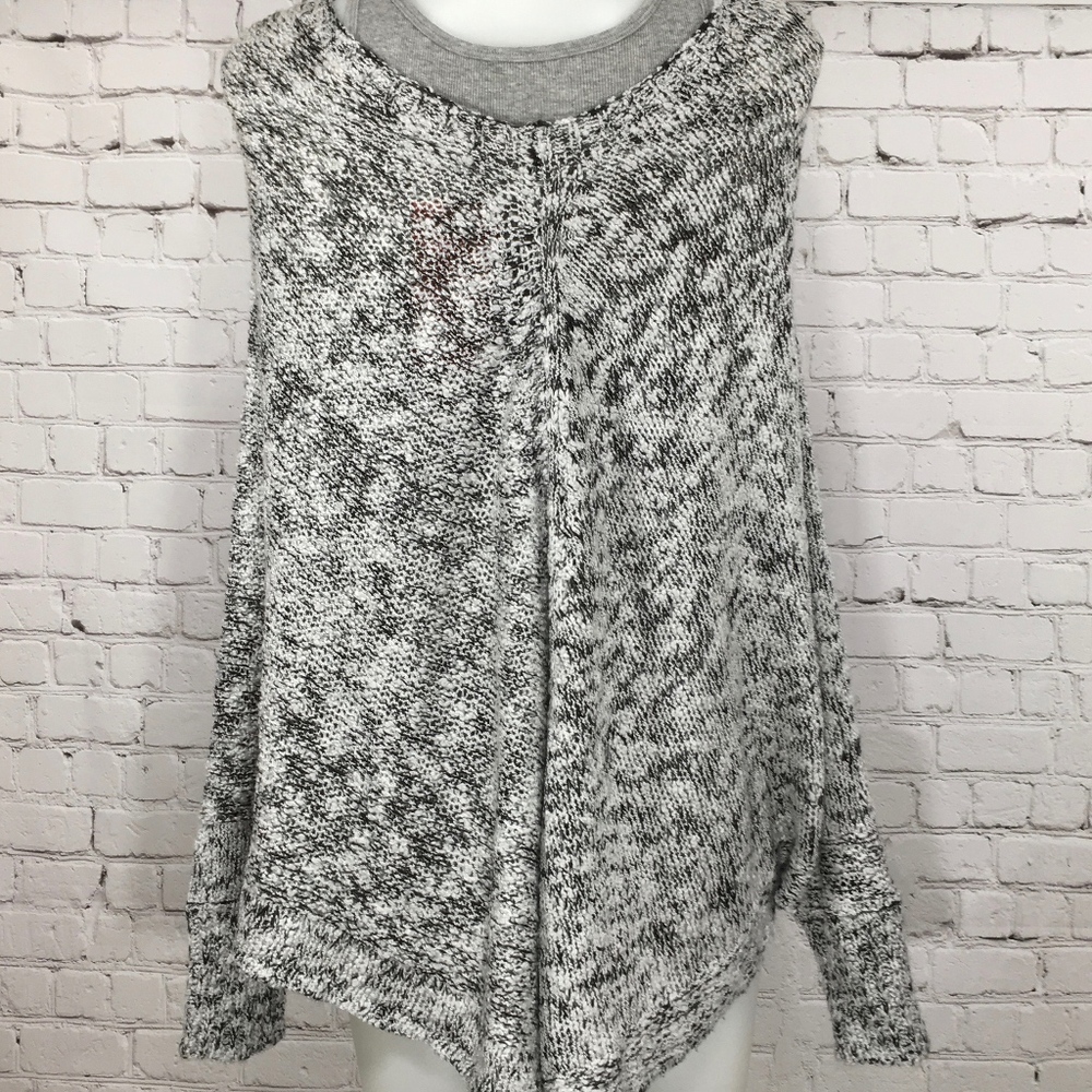 Poncho - Picture 4 of 8
